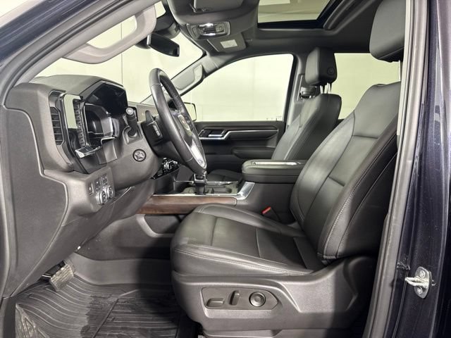 Used 2022 GMC Sierra 1500 SLT w/ SLT Premium Plus Package AWD/4WD image 9