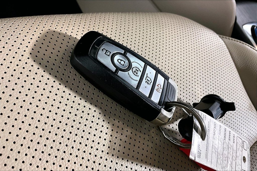 Certified 2020 Ford Escape SEL FWD image 10
