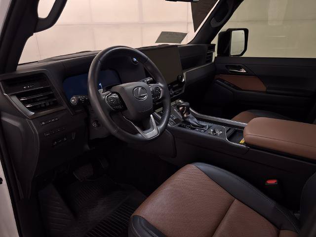 Used 2025 Lexus GX 550 w/ Cold Area Package AWD/4WD image 6