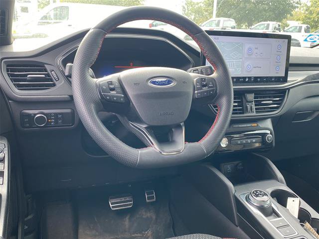 Certified 2023 Ford Escape ST-Line w/ Tech Pack #1 AWD/4WD image 3