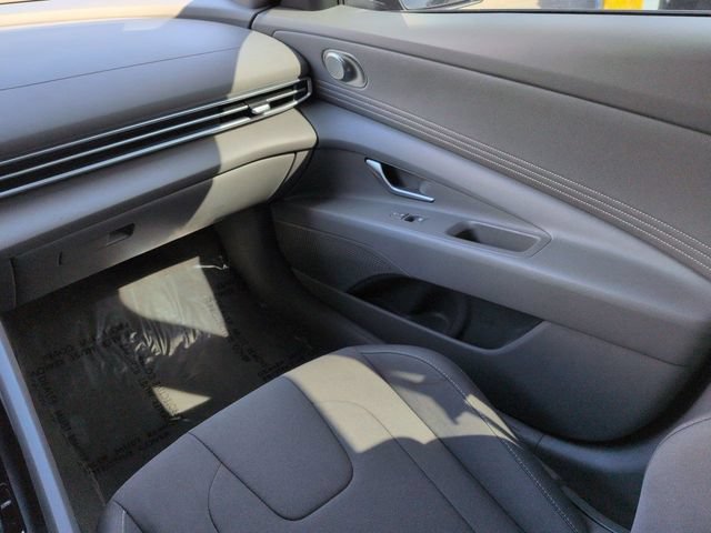 Used 2025 Hyundai Elantra Sport FWD image 16