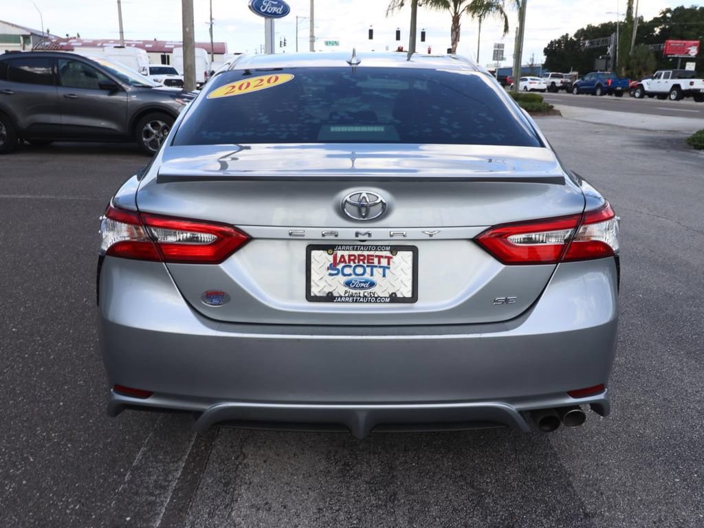 Used 2020 Toyota Camry SE FWD image 10