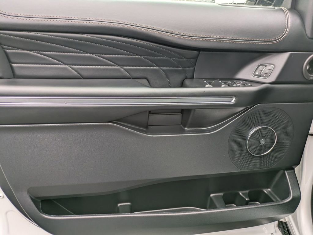 Certified 2021 Ford Expedition Max Platinum image 21
