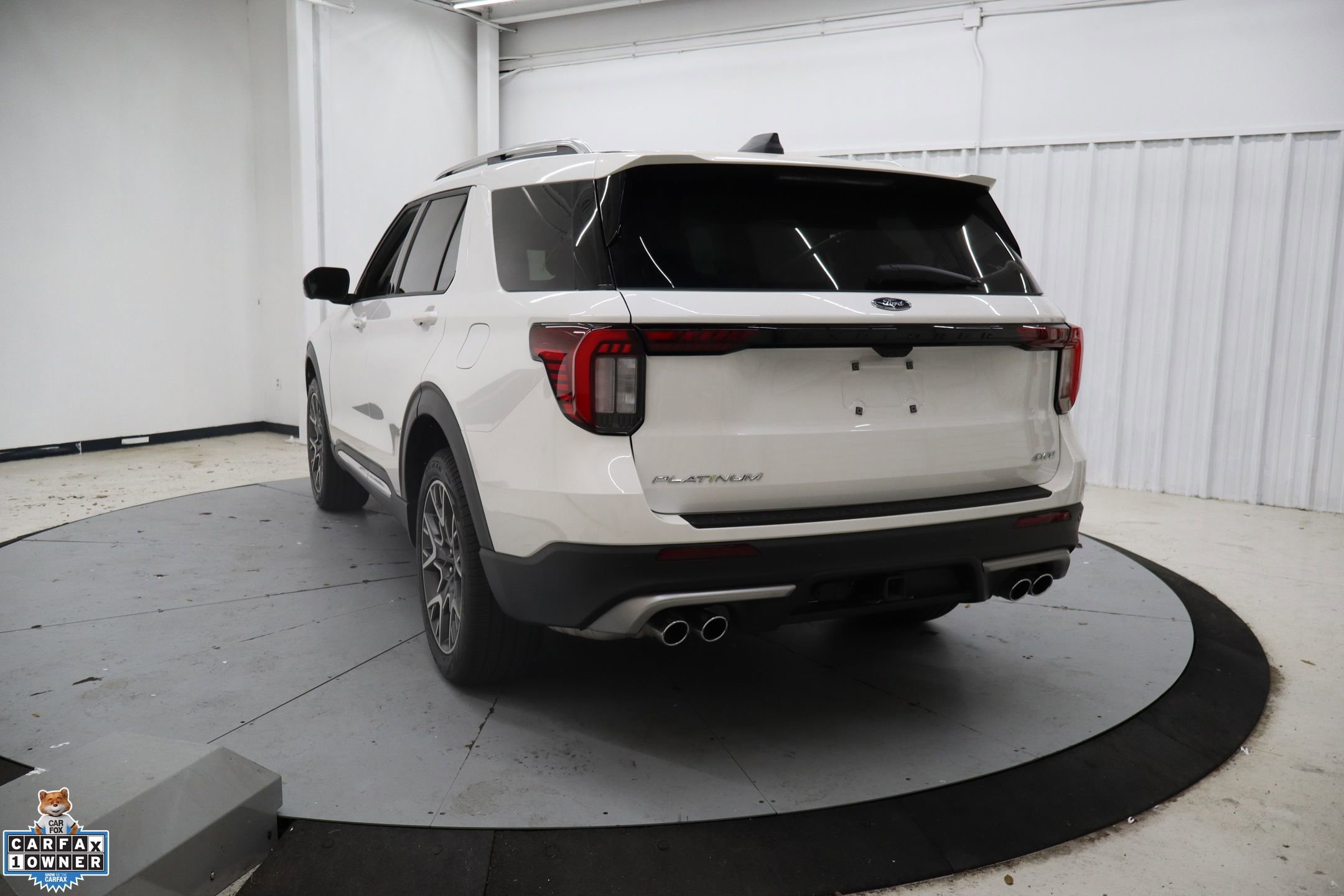 Certified 2025 Ford Explorer Platinum w/ Ultimate Package image 3