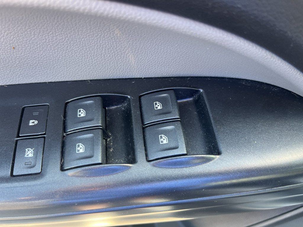 Used 2019 Chevrolet Colorado W/T w/ WT Convenience Package RWD image 16