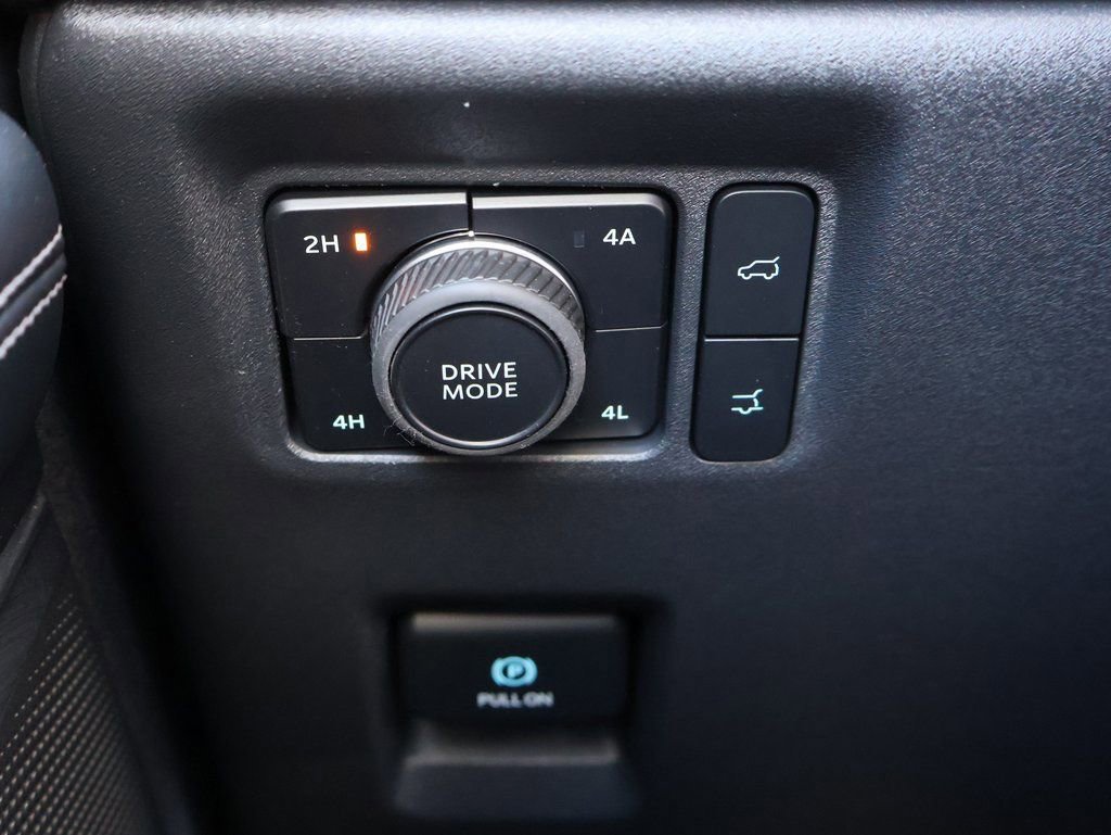 Certified 2025 Ford Expedition Max Platinum image 33