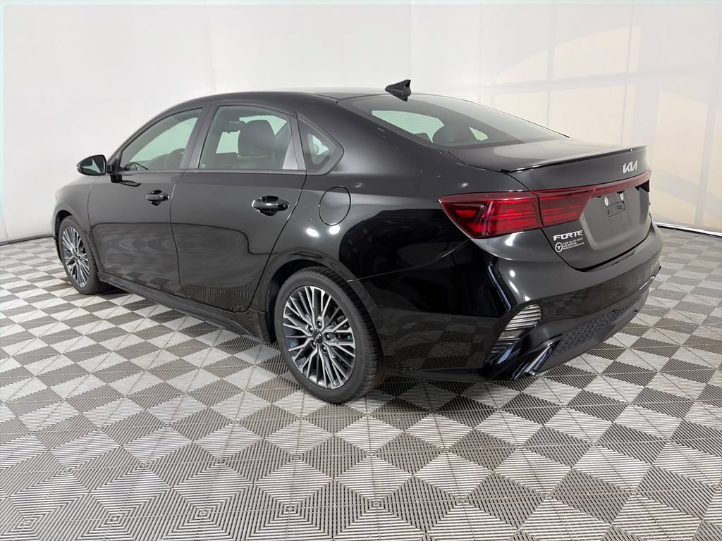 Used 2022 Kia Forte GT-Line w/ GT-Line Premium Package FWD image 5