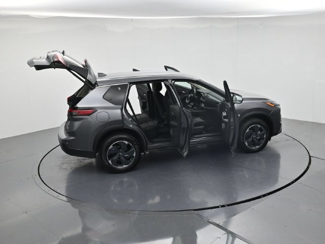 Used 2025 Nissan Rogue SV FWD image 46