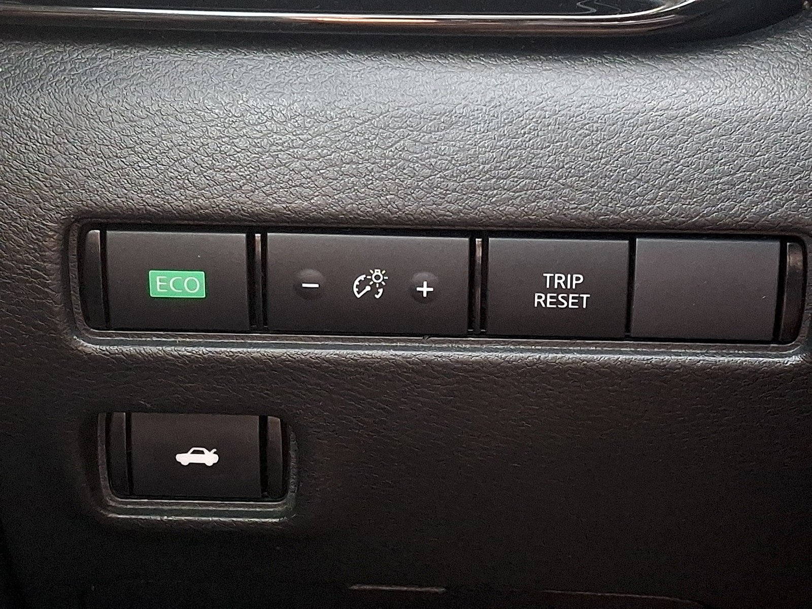 Used 2024 Nissan Sentra SV FWD image 24