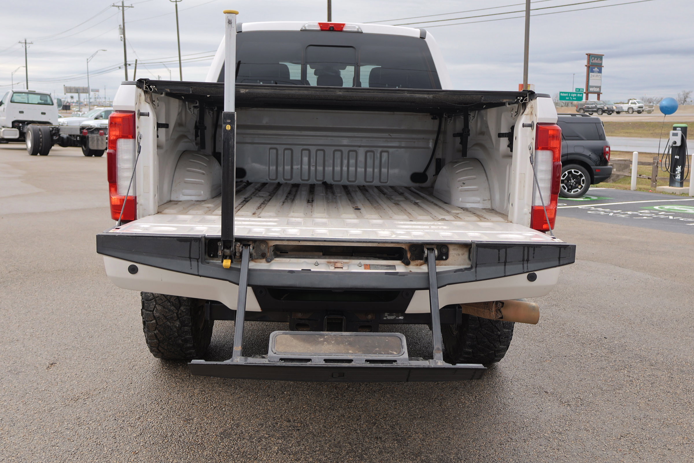 Certified 2017 Ford F250 Platinum w/ Platinum Ultimate Package image 11