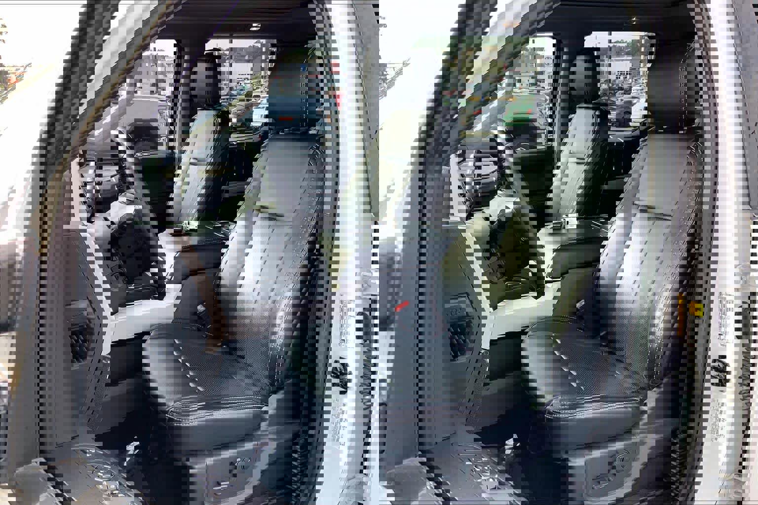 Certified 2020 Ford F350 Lariat w/ Lariat Ultimate Package image 7