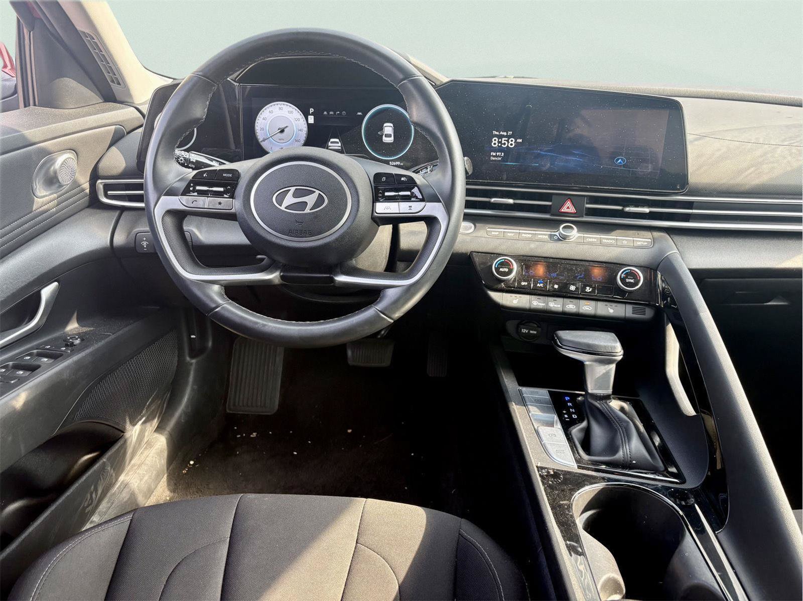 Used 2025 Hyundai Elantra SEL FWD image 12