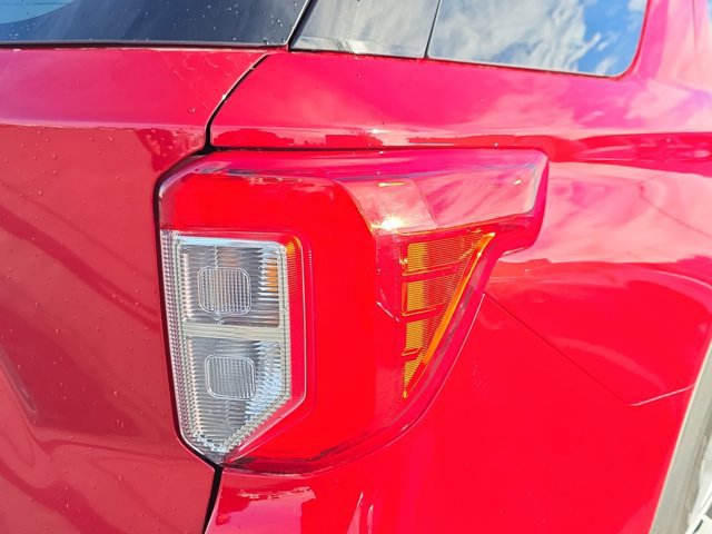 Certified 2021 Ford Explorer XLT w/ Equipment Group 202A image 29