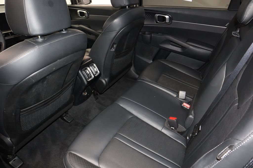 Used 2024 Kia Sorento S w/ Panoramic Sunroof Package FWD image 21