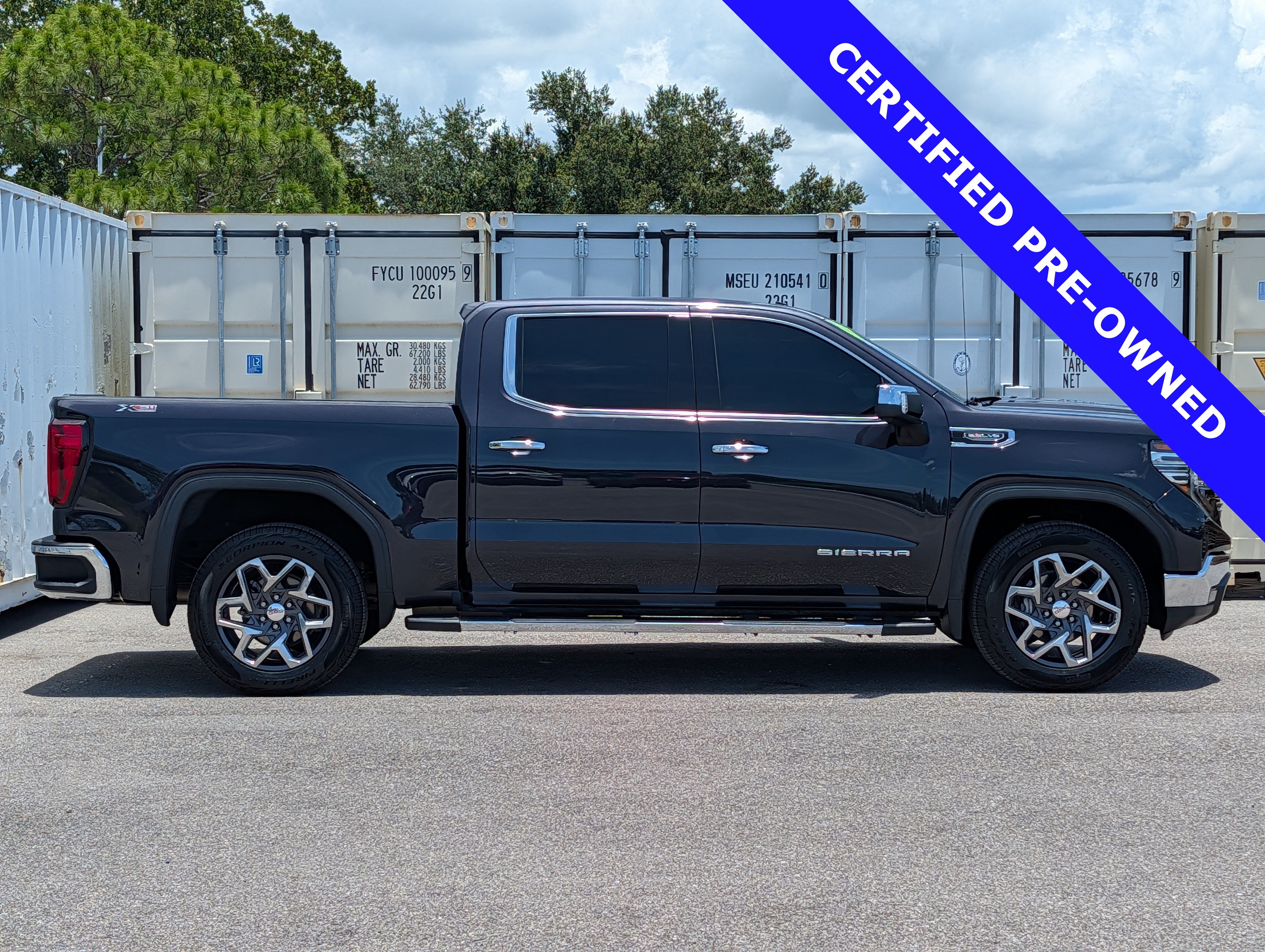 Used 2023 GMC Sierra 1500 SLT w/ SLT Premium Package AWD/4WD video 3
