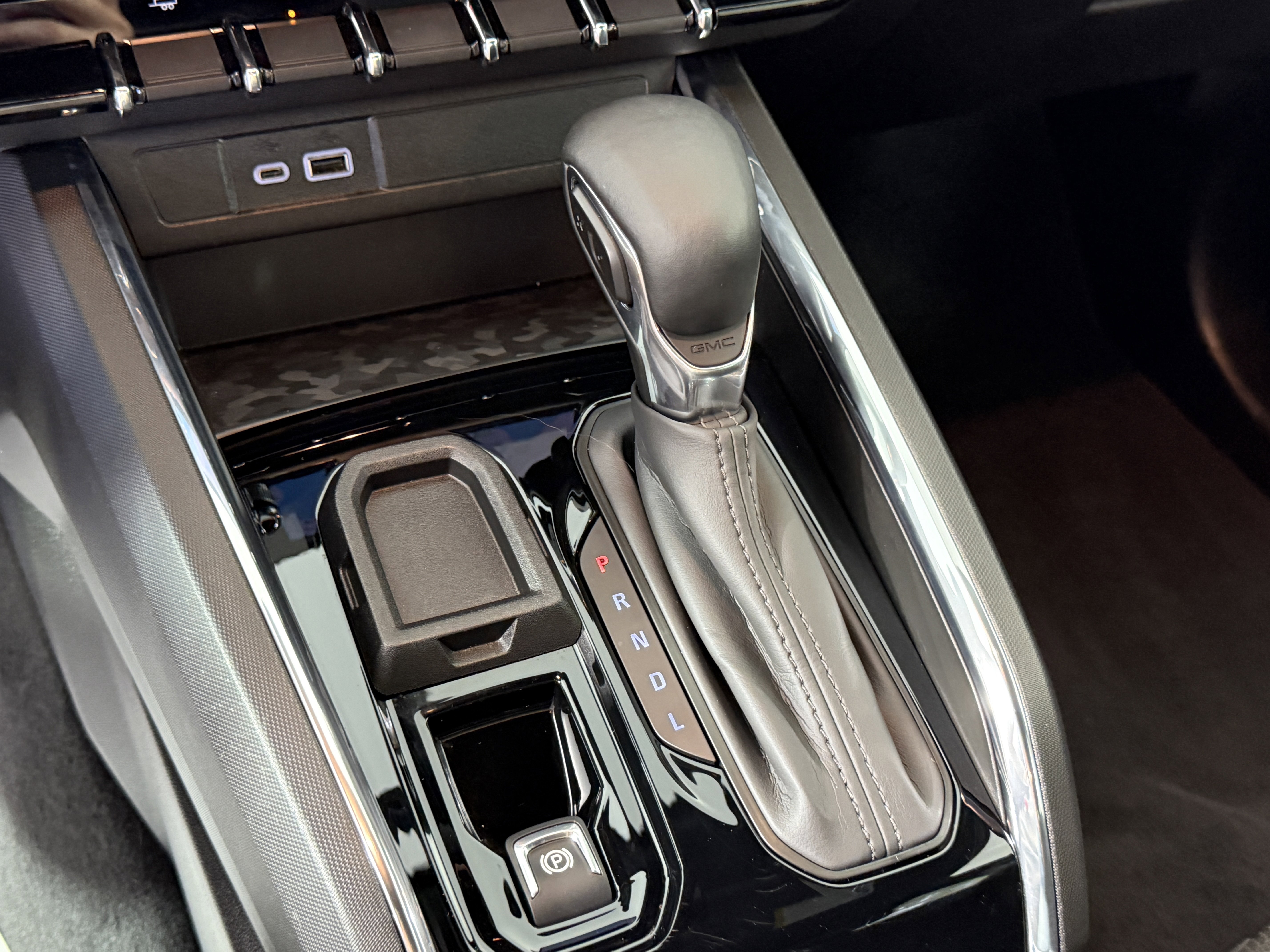 Used 2024 GMC Canyon Elevation w/ Convenience Package image 23