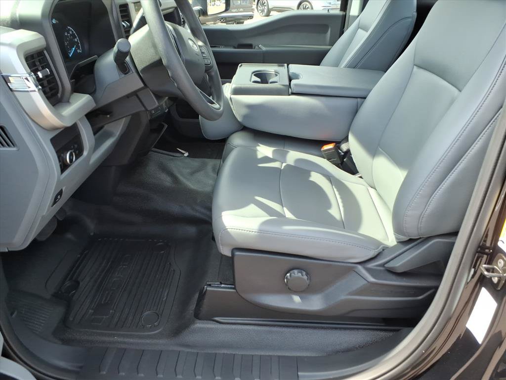 Certified 2024 Ford F250 XL w/ XL Off-Road Package AWD/4WD image 5