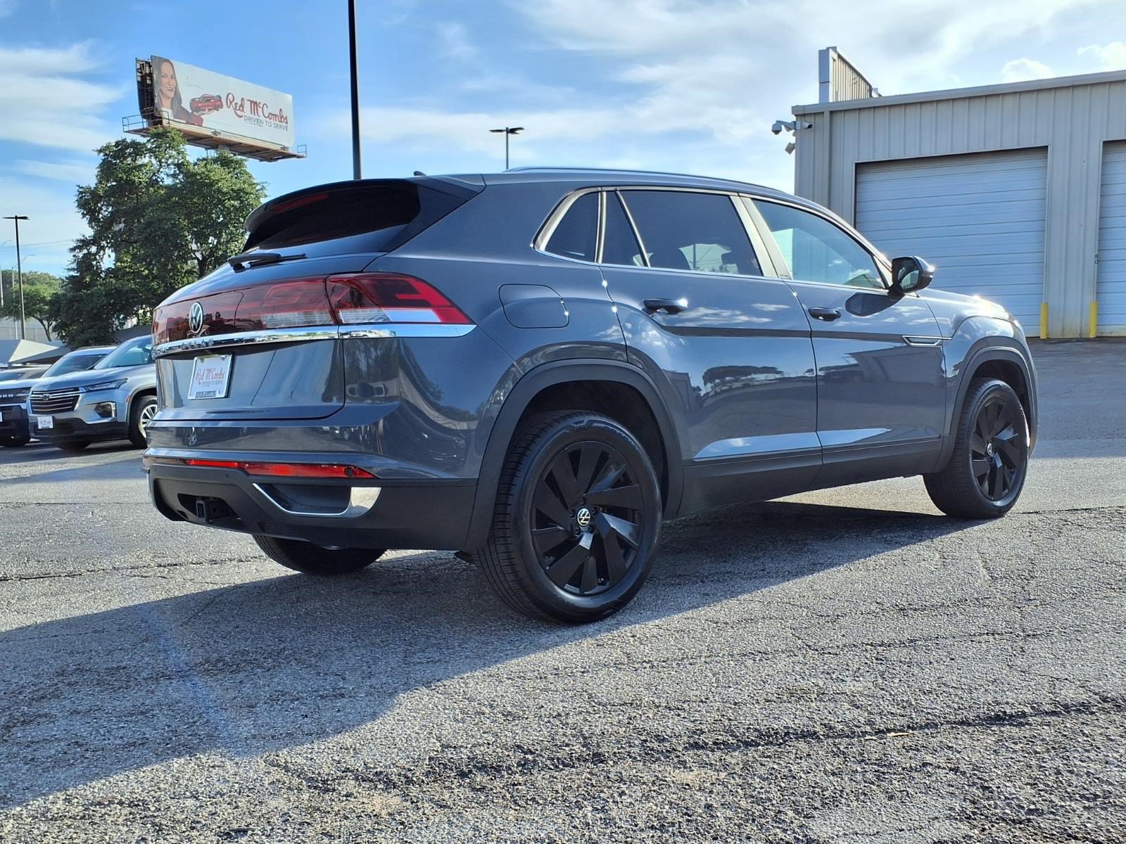 Used 2026 Volkswagen Atlas Cross Sport SE FWD image 6