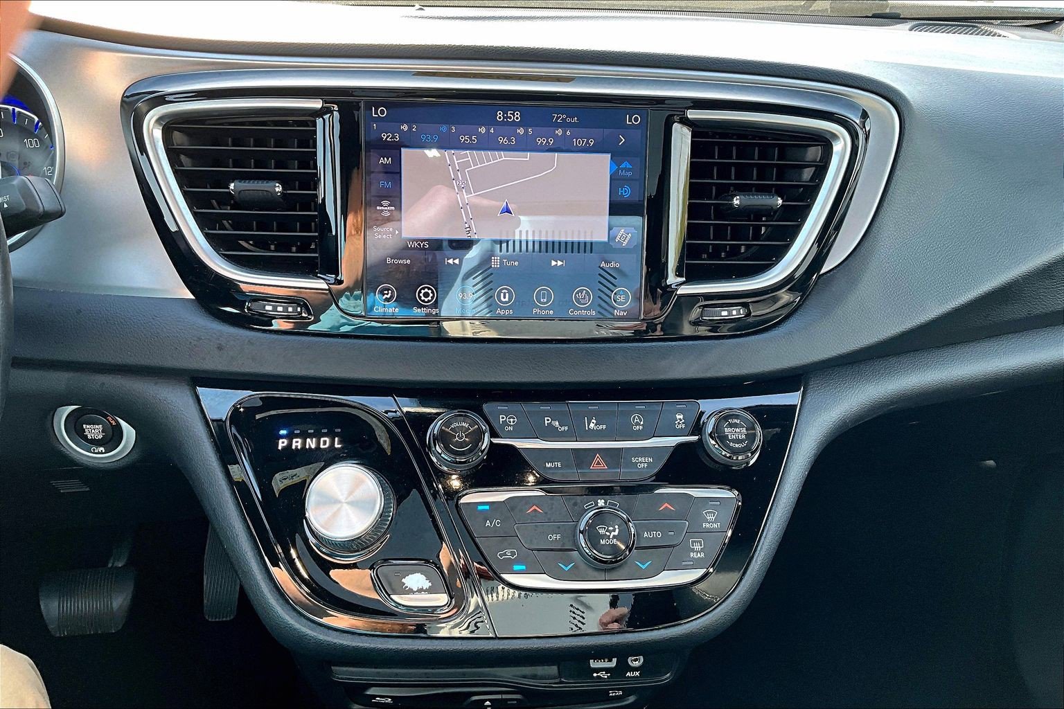 Used 2019 Chrysler Pacifica Touring-L Plus w/ Advanced Safetytec Group FWD image 15