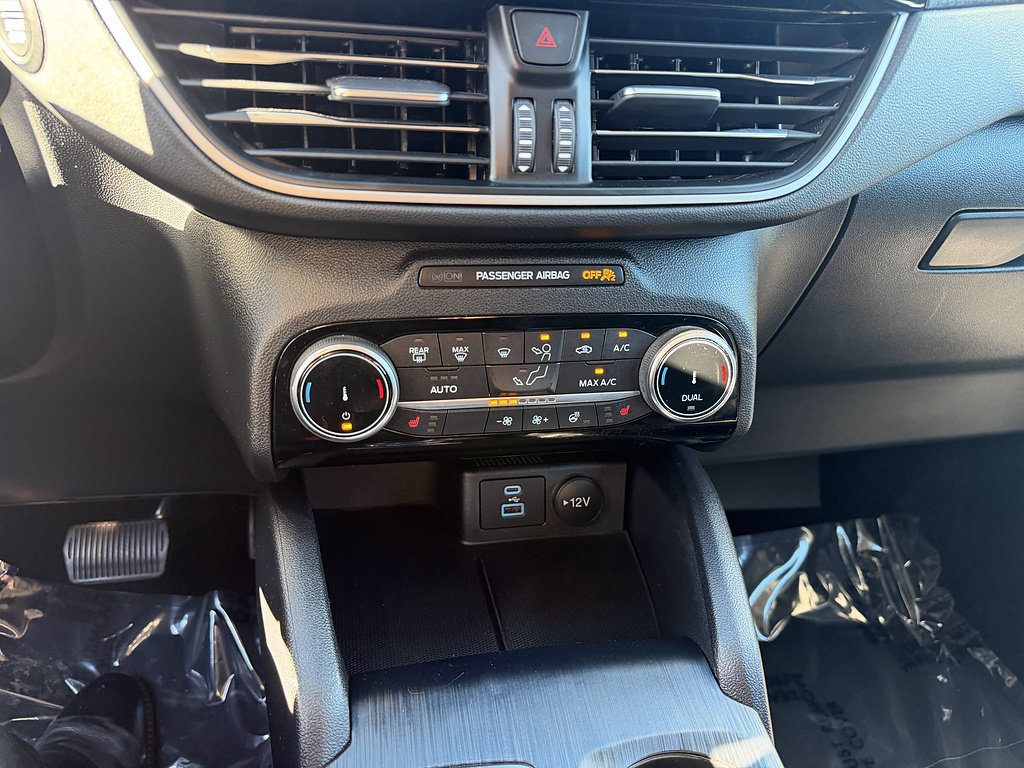 Certified 2022 Ford Escape SEL w/ SEL Stealth AWD Package image 16