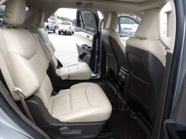 Certified 2020 Ford Explorer Platinum w/ Premium Technology Package image 35