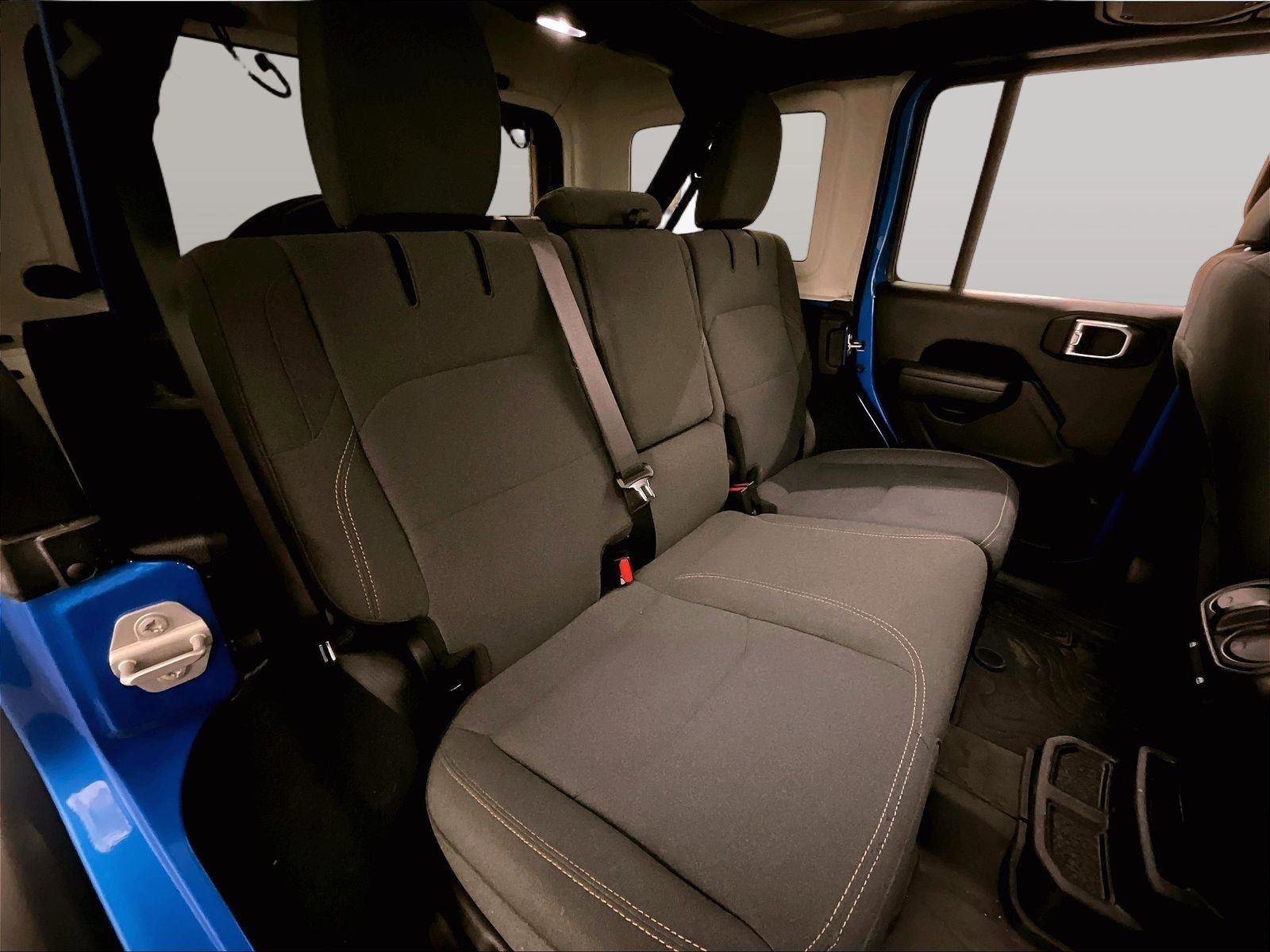 Used 2024 Jeep Wrangler Unlimited AWD/4WD image 26