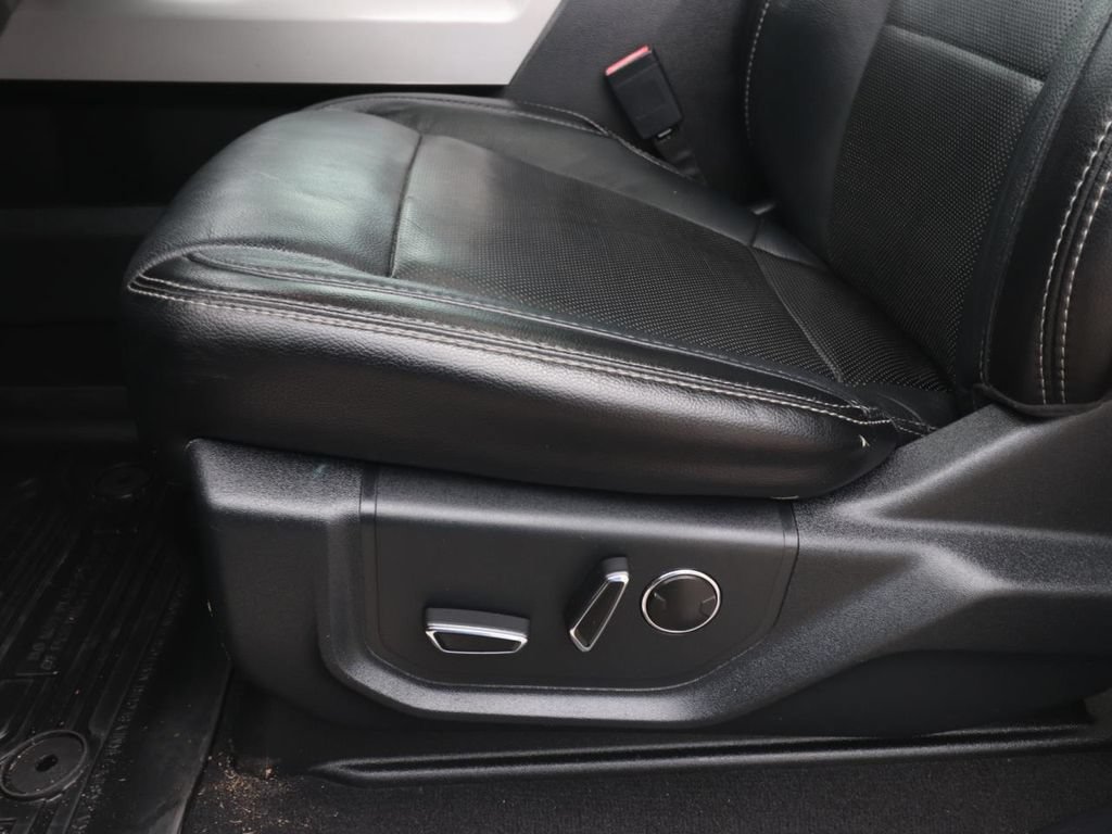 Certified 2019 Ford F350 Lariat w/ Lariat Ultimate Package AWD/4WD image 19