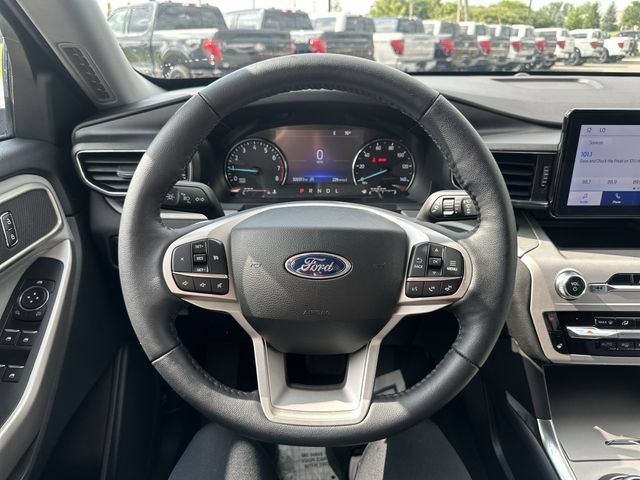 Certified 2023 Ford Explorer XLT w/ Equipment Group 202A AWD/4WD image 31