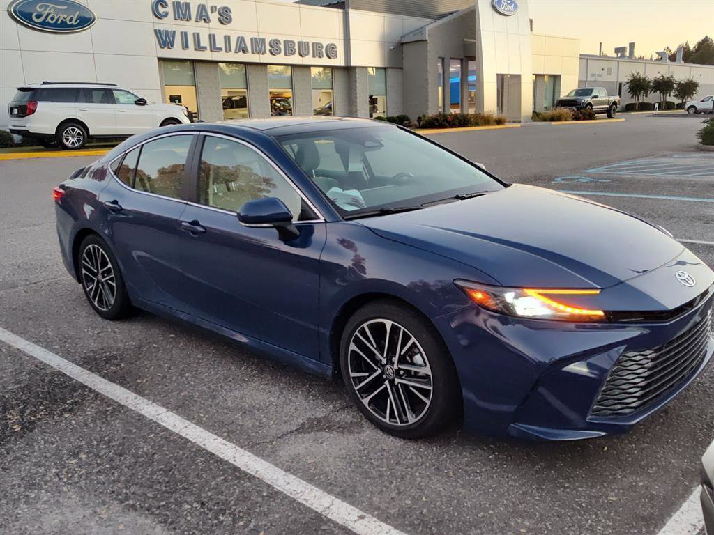 Used 2025 Toyota Camry XLE image 6