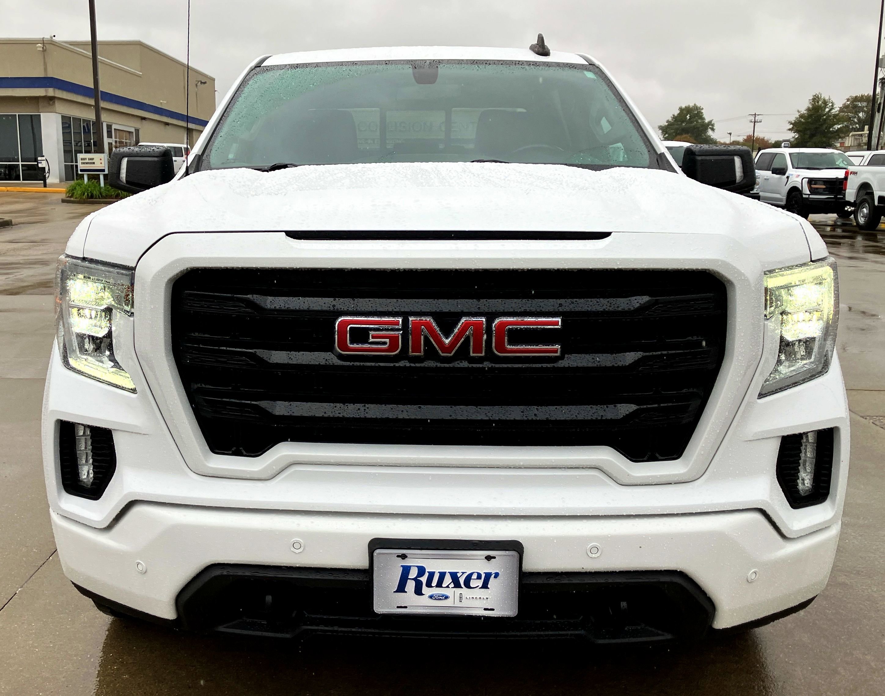 Used 2020 GMC Sierra 1500 Elevation w/ Elevation Value Package image 8