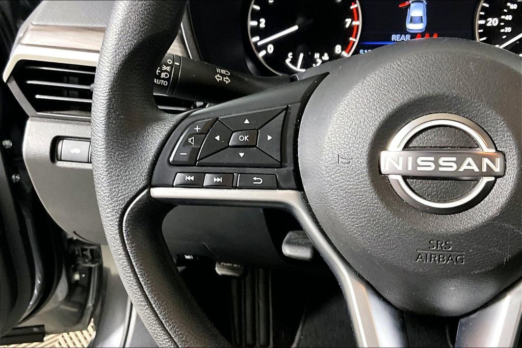 Used 2024 Nissan Altima 2.5 SV image 14