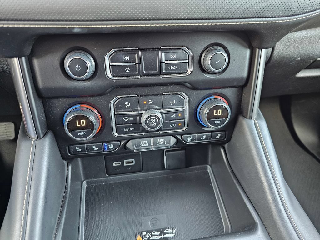 Used 2024 Chevrolet Tahoe Premier AWD/4WD image 27