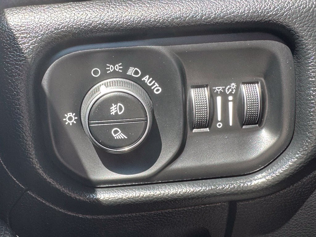 Used 2021 RAM 1500 Laramie AWD/4WD image 42