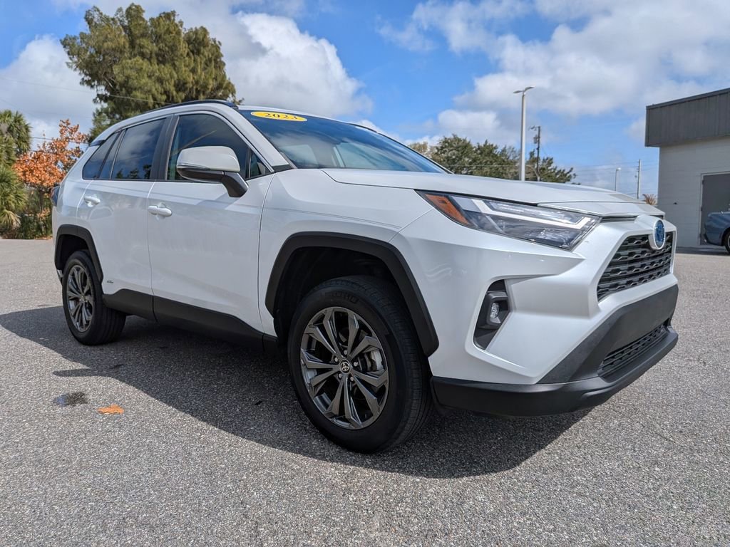 Used 2023 Toyota RAV4 XLE Premium image 8
