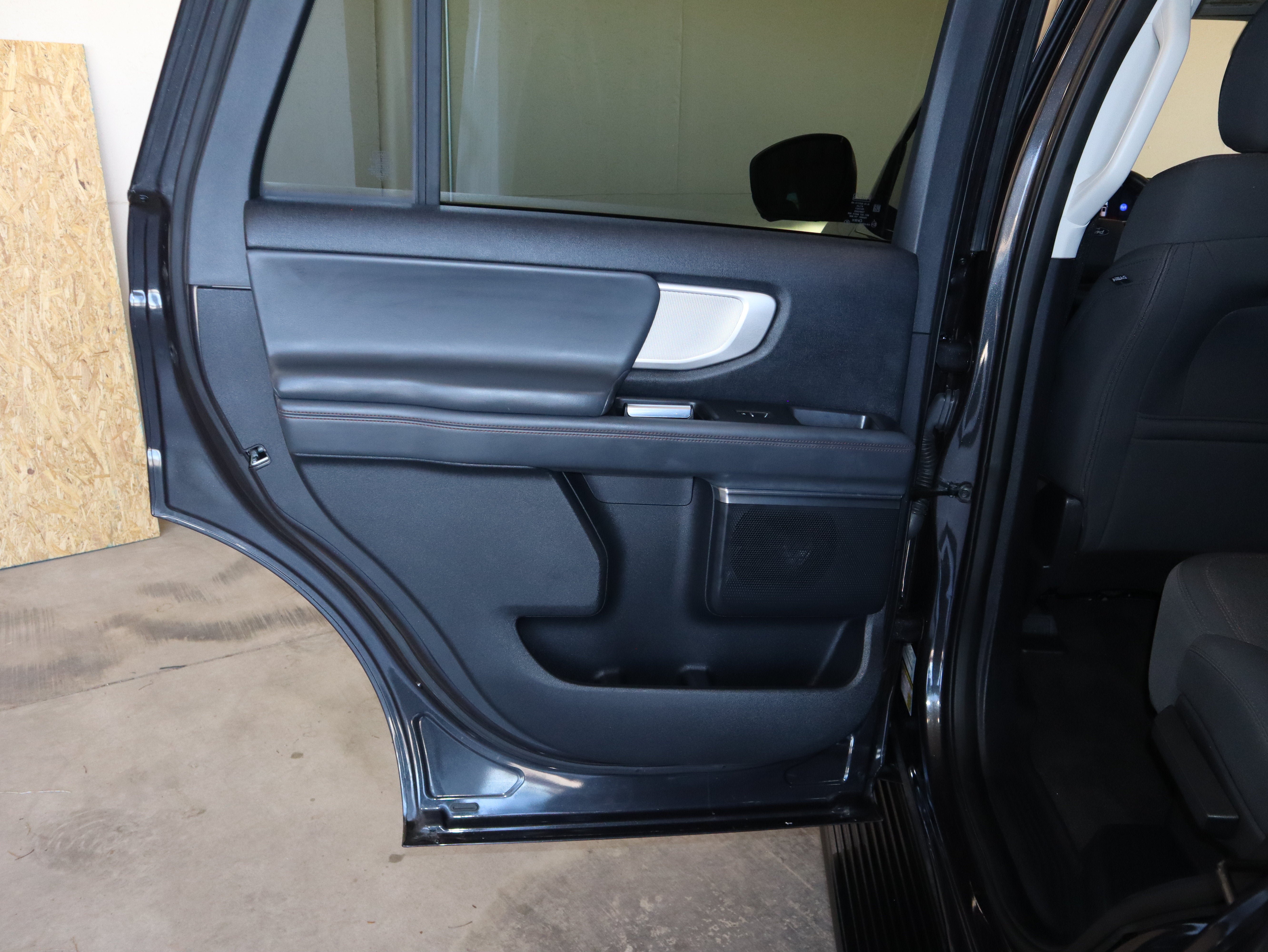 Certified 2025 Ford Expedition Active AWD/4WD image 38
