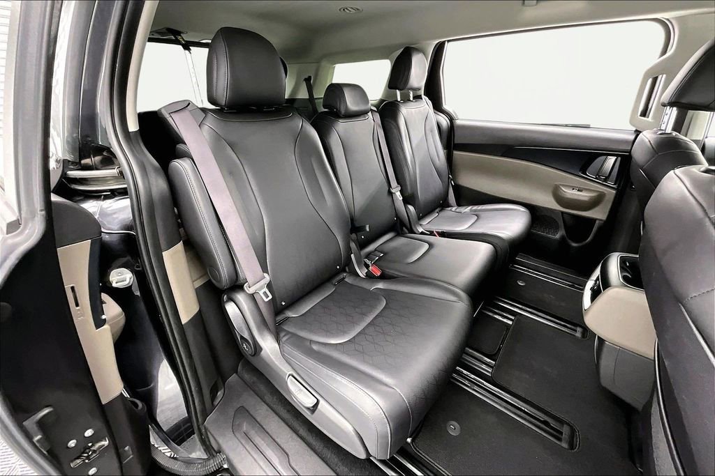 Used 2025 Kia Carnival LXS image 27