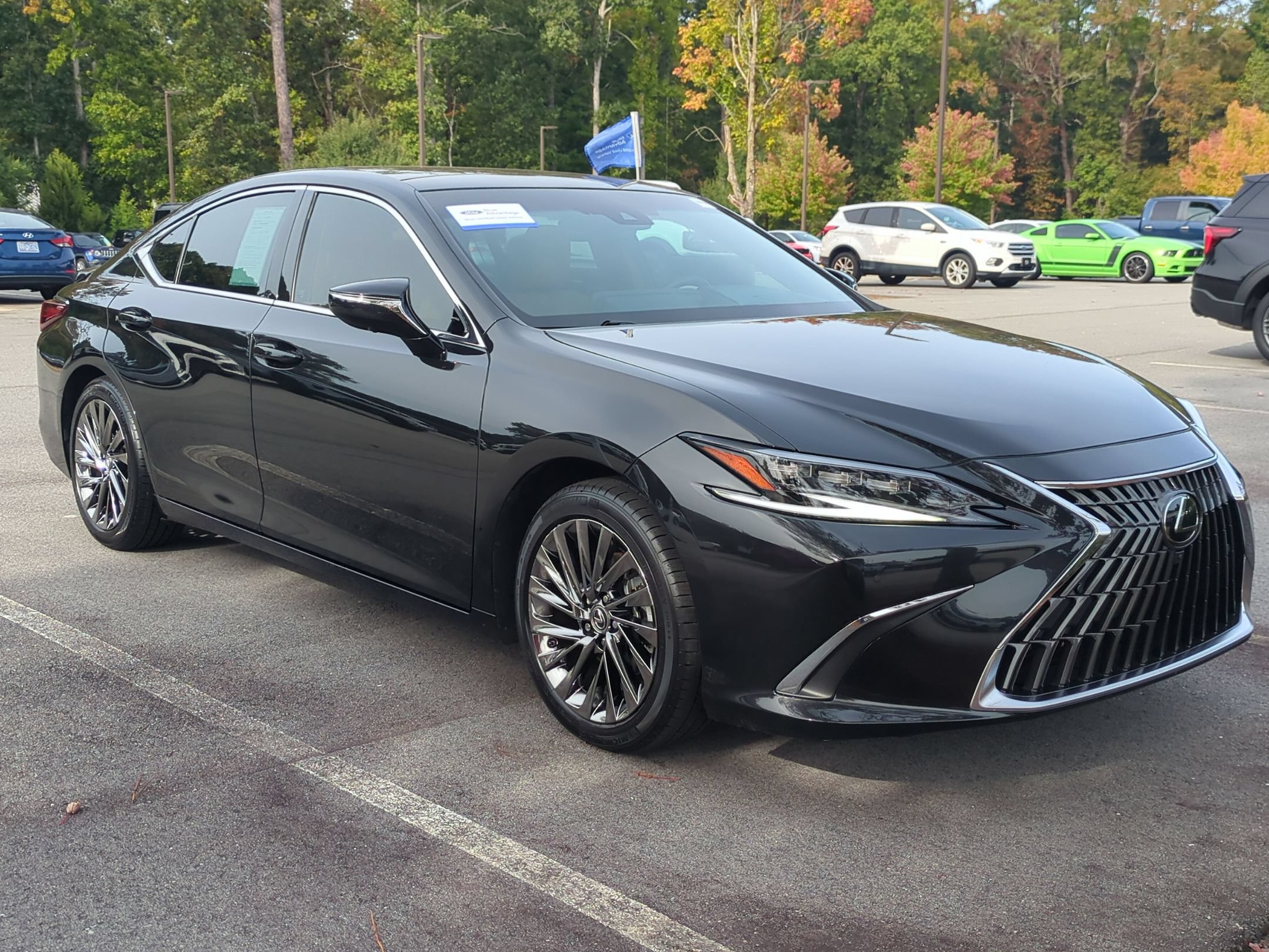 Used 2024 Lexus ES 350 Ultra Luxury w/ Accessory Package (Z2) FWD image 2