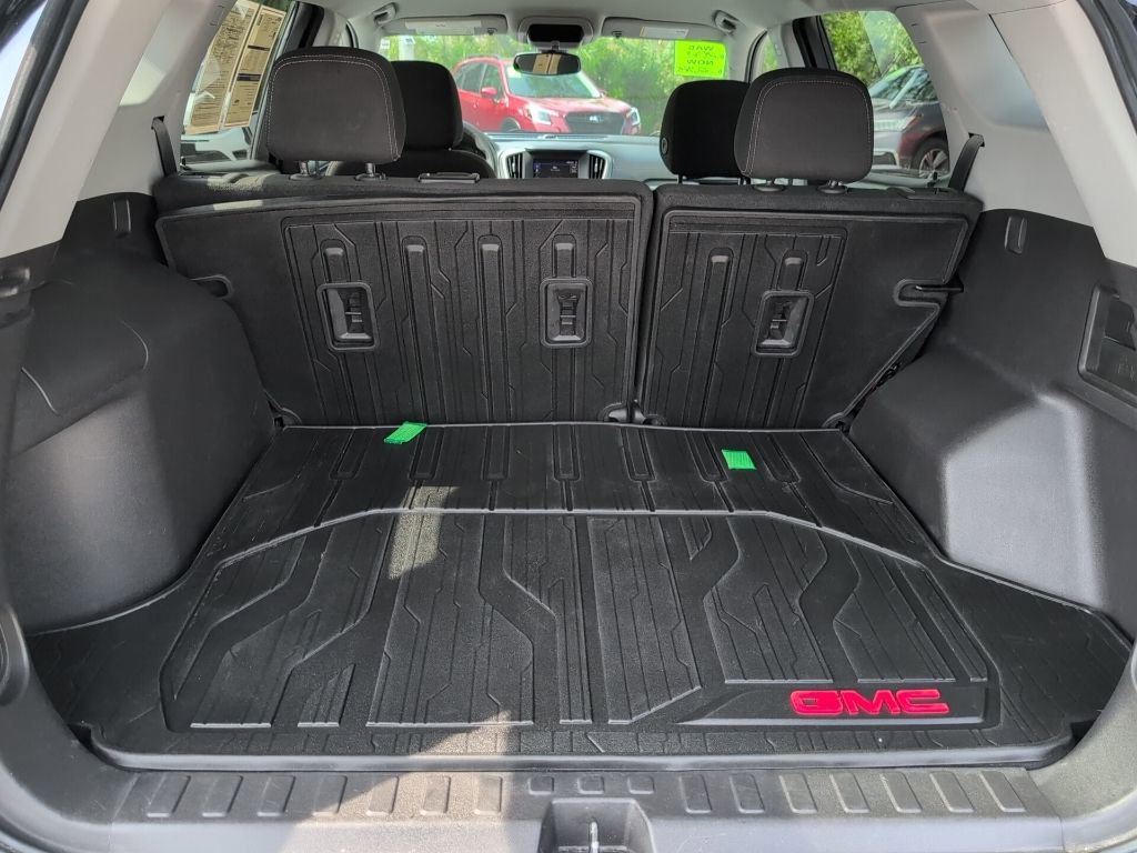 Used 2024 GMC Terrain SLE image 12