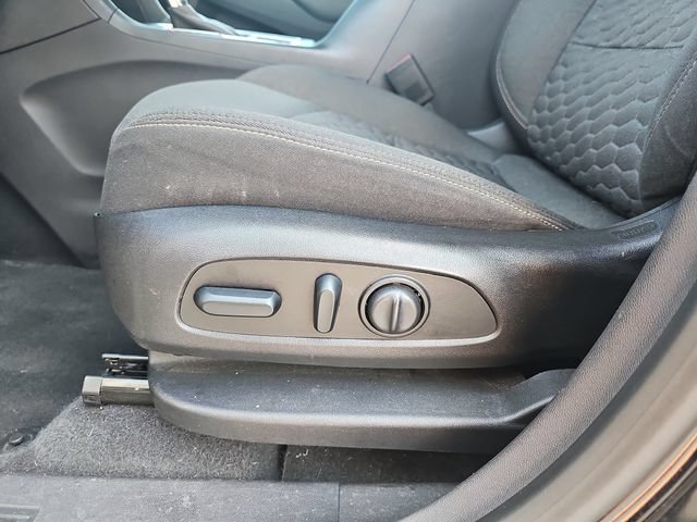 Used 2019 Chevrolet Equinox LT FWD image 19