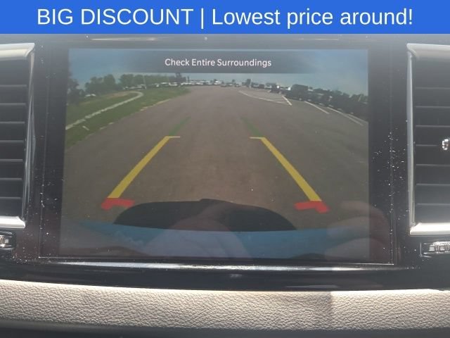 Used 2023 Chrysler Pacifica Touring-L FWD image 35
