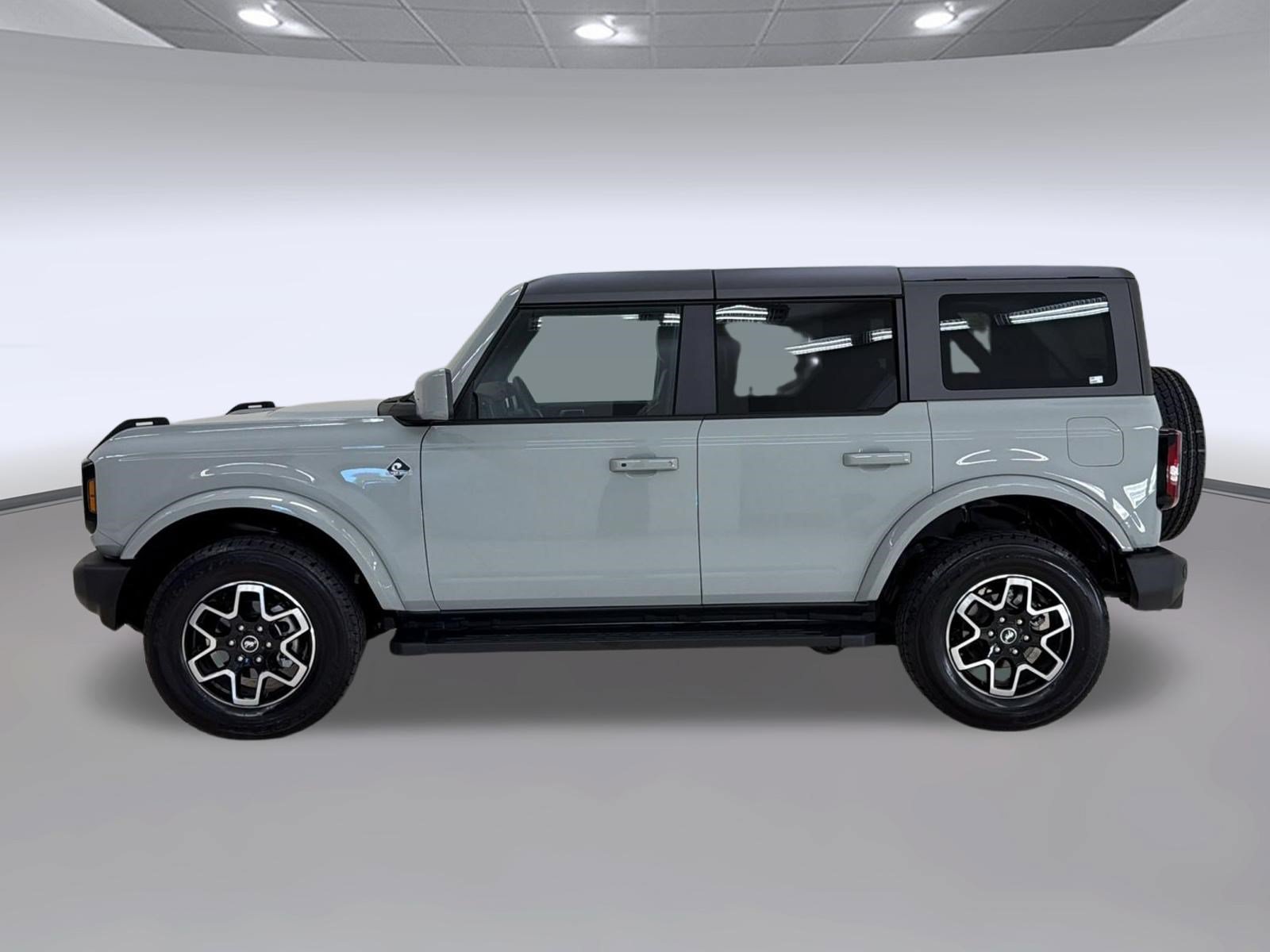 Certified 2024 Ford Bronco Outer Banks AWD/4WD image 2