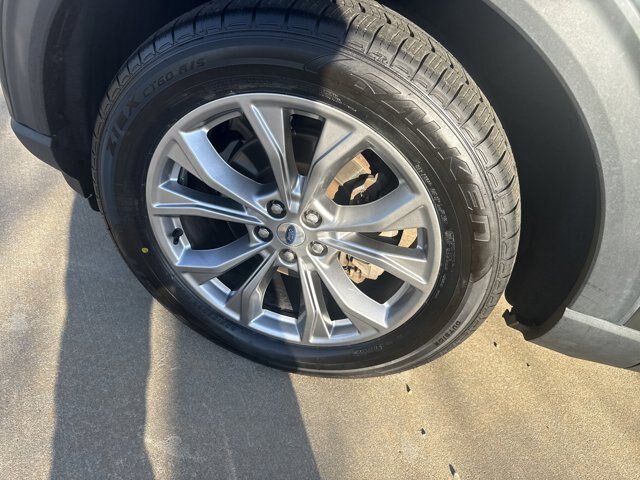 Certified 2022 Ford Explorer XLT w/ Equipment Group 202A AWD/4WD image 5