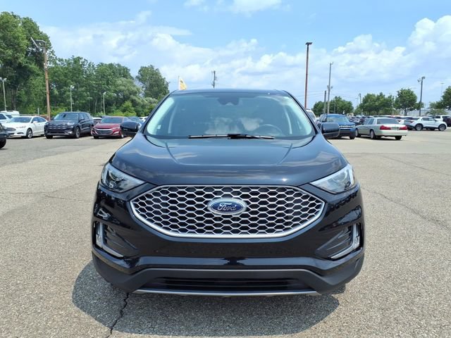 Certified 2024 Ford Edge SEL w/ Convenience Package AWD/4WD image 2