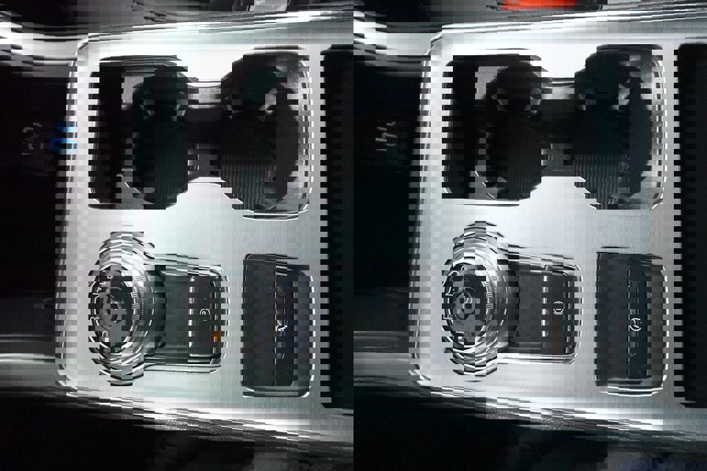 Certified 2022 Ford Edge SEL w/ Convenience Package AWD/4WD image 16