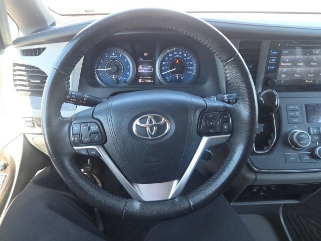 Used 2017 Toyota Sienna XLE w/ XLE Navigation Package FWD image 40