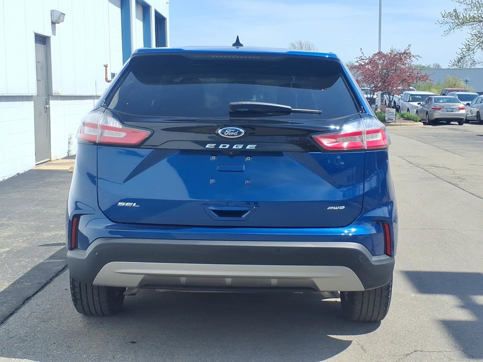 Certified 2023 Ford Edge SEL w/ Convenience Package AWD/4WD image 3