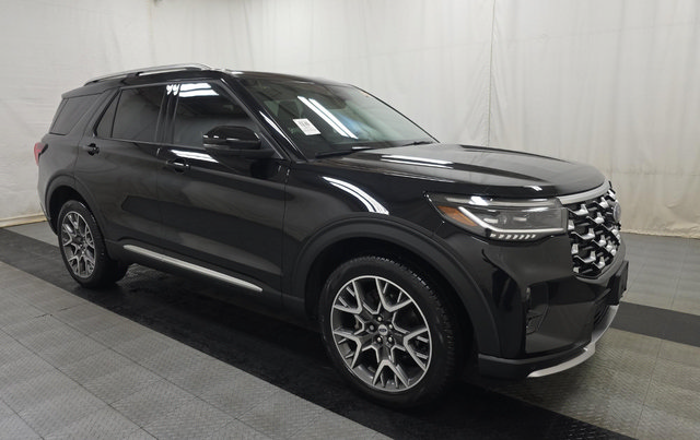 Certified 2025 Ford Explorer Platinum w/ Ultimate Package AWD/4WD image 2