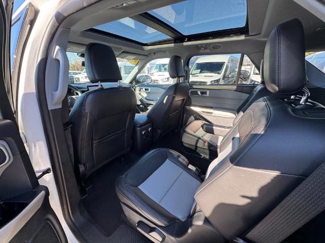 Certified 2022 Ford Explorer XLT w/ Equipment Group 202A image 9