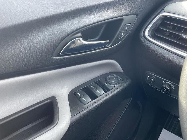 Used 2022 Chevrolet Equinox LS w/ LS Convenience Package image 28