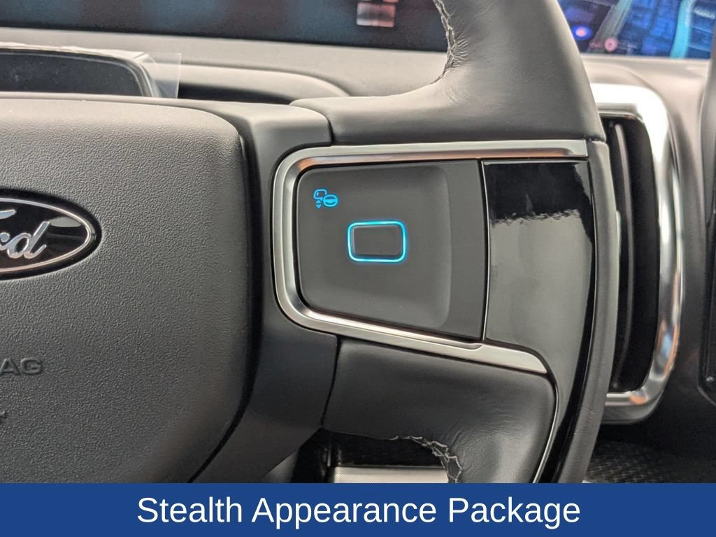 Certified 2025 Ford Expedition Platinum w/ Stealth Performance Package AWD/4WD image 29